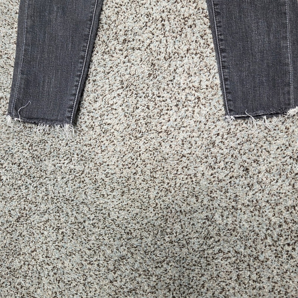 Levi's Wedgie Skinny Jeans Distressed Hem Black Wash Denim Women's Size 29 - Picture 5 of 9